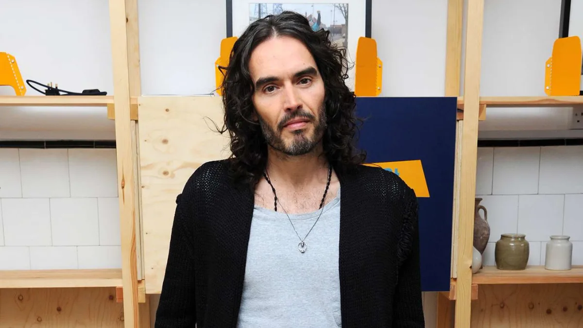 Is Russell Brand Dead? Here's How One Vague Tweet Sent the Entire Internet Into a Spiral