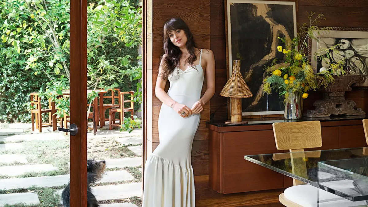 Dakota Johnson's Real Estate: Assets, Cars and Investments Explained