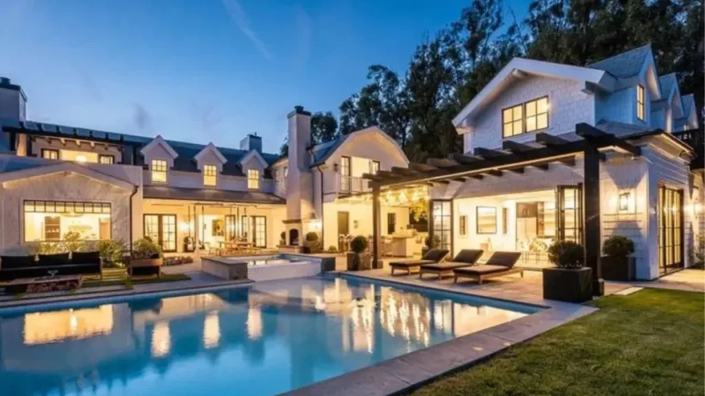 Dakota Johnson's Real Estate: Assets, Cars and Investments Explained